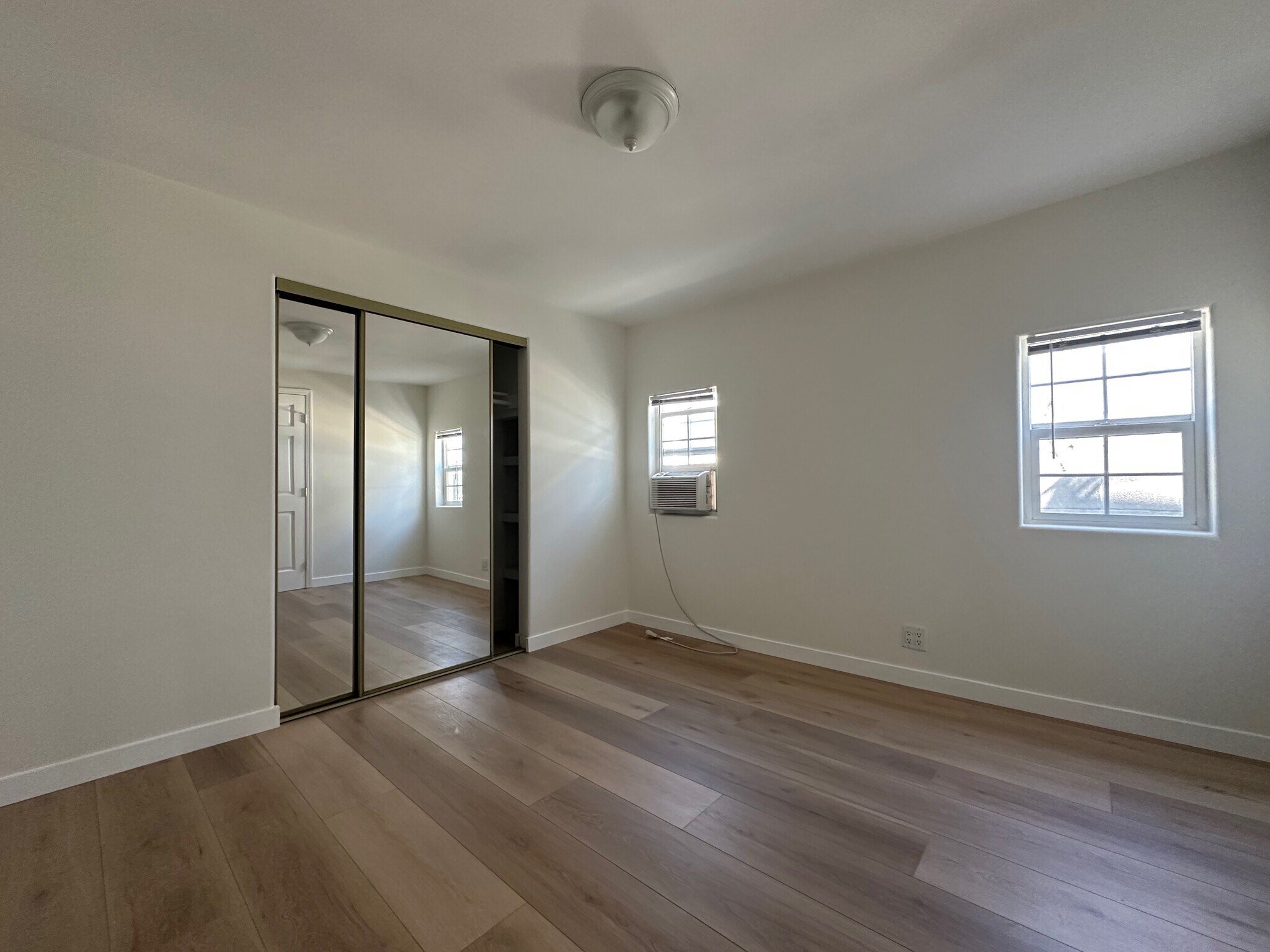 Building Photo - 3513 Loosmore St