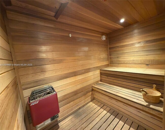 Building Photo - 11113 Biscayne Blvd