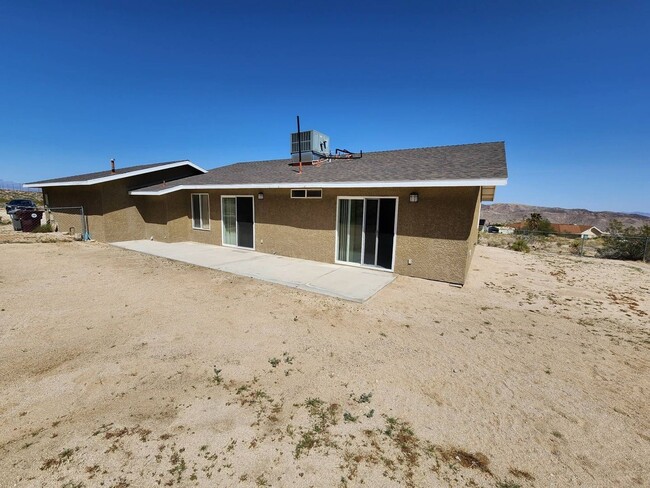 Building Photo - COMING SOON!!! 3 Bedroom Home in 29 Palms