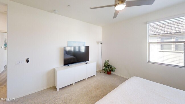 Building Photo - 14870 W Encanto Blvd