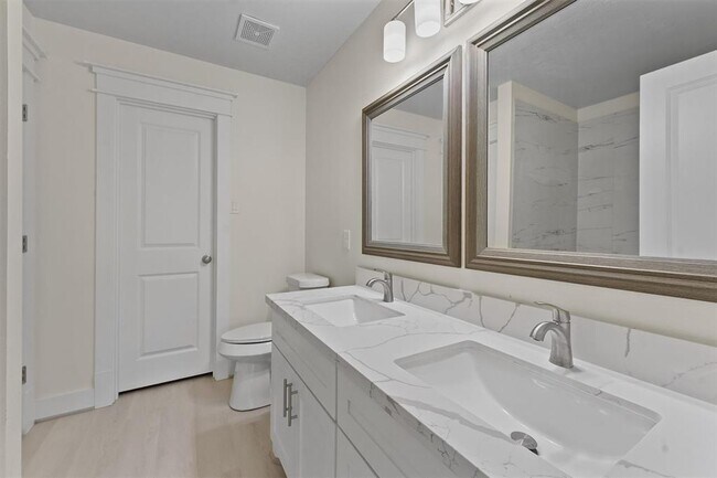 Building Photo - 1430 Suffield Ct