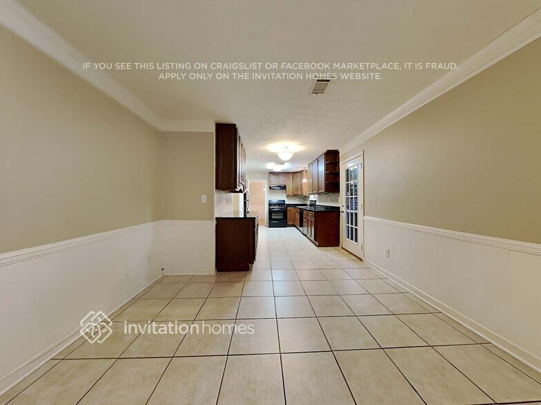 Building Photo - 5045 Cherokee Ct