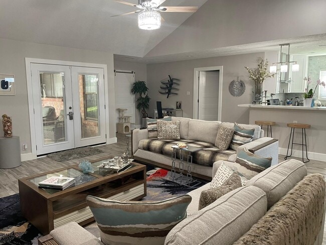 Building Photo - 14227 Sandfield Dr