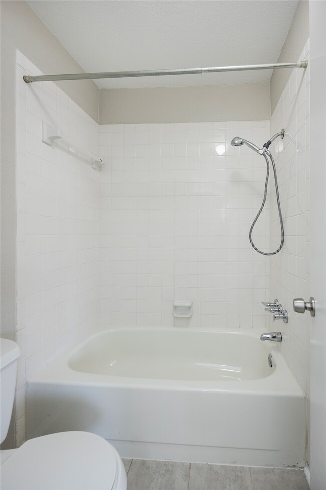 Building Photo - 5005 Georgi Ln
