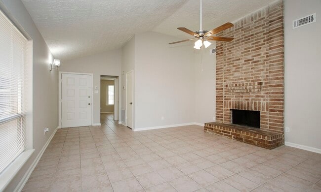 Building Photo - 22317 Tree House Ln