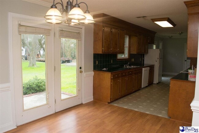 Building Photo - 109 Lands End Dr