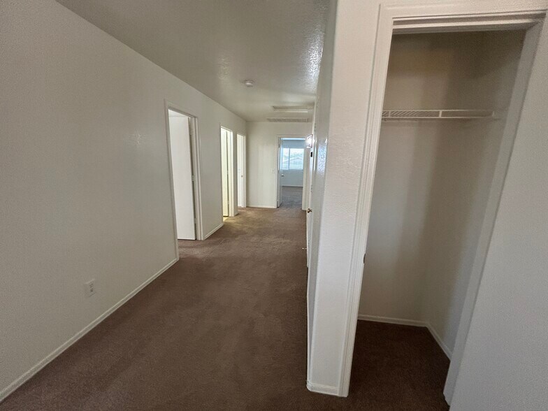 Building Photo - 7399 W Solano Dr S