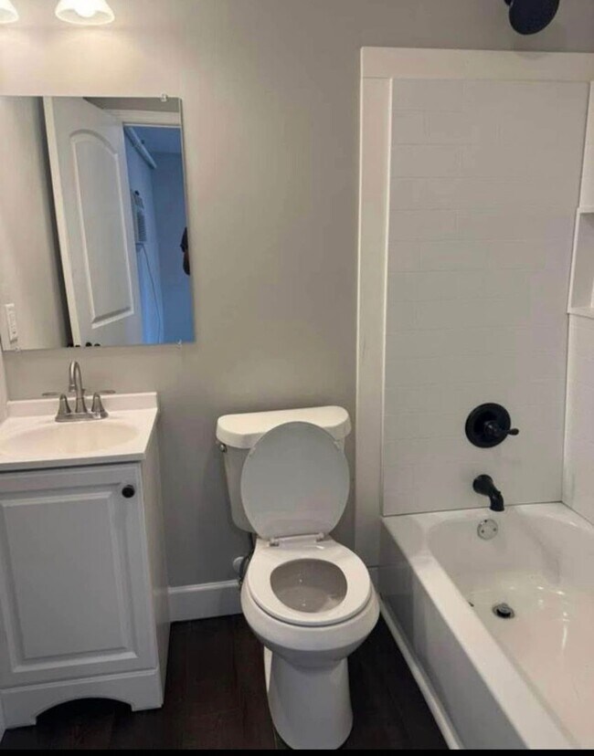 Building Photo - Studio Apartment for Rent