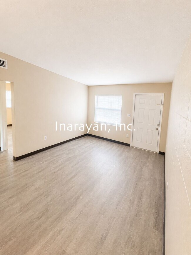 Building Photo - 909 W Livingston St