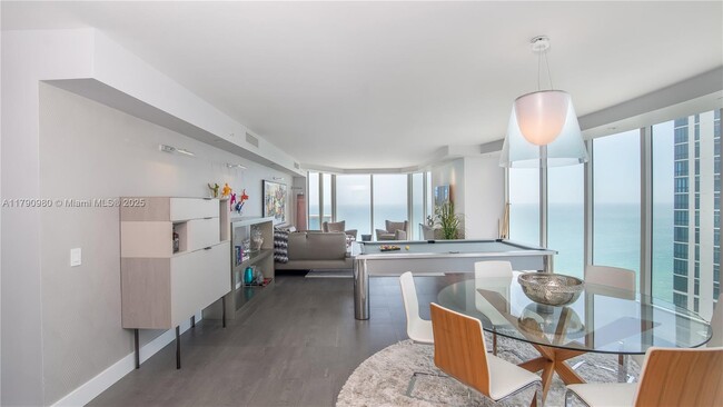 Building Photo - 17555 Collins Ave