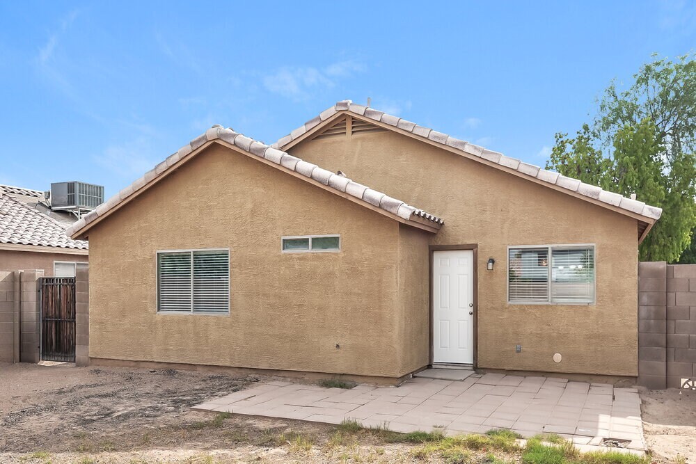 Building Photo - 9246 N 86th Ave