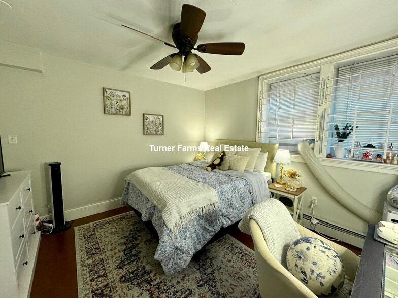 Building Photo - 717 Parker St