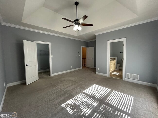 Building Photo - 405 Lexington Village