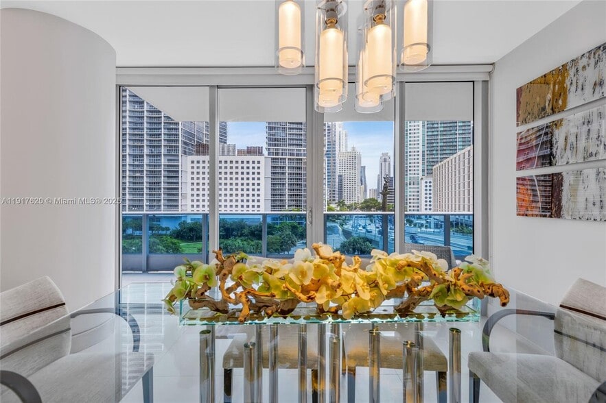 Building Photo - 200 Biscayne Boulevard Way