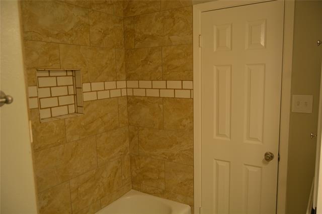 Building Photo - 7616 Parkwood Ln