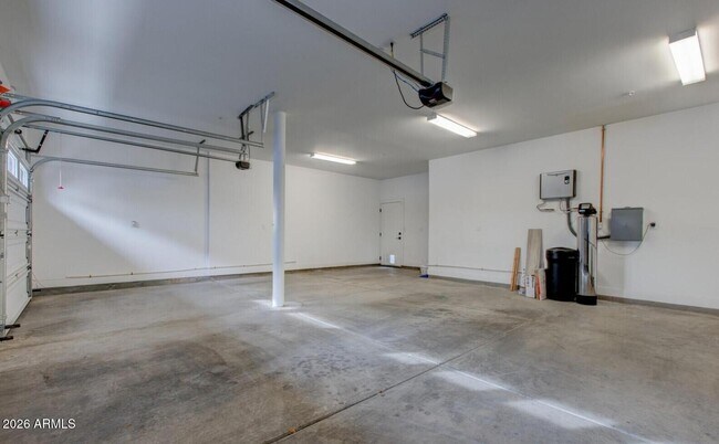 Building Photo - 2601 N 27th St