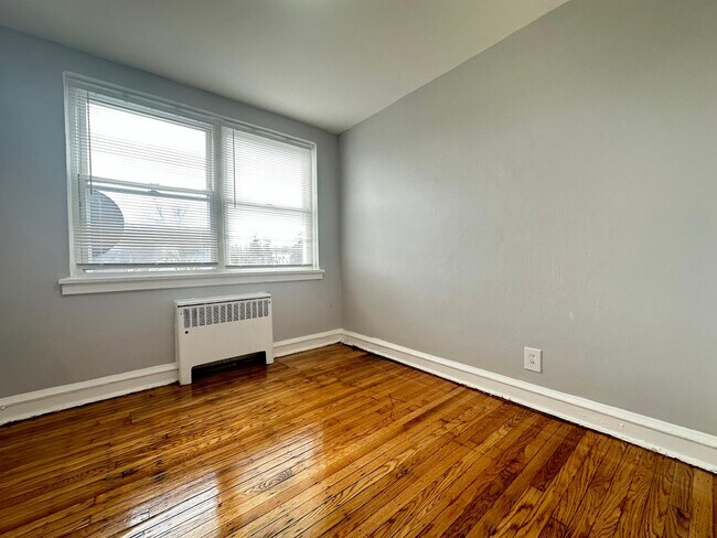 Building Photo - 6776 Blakemore St