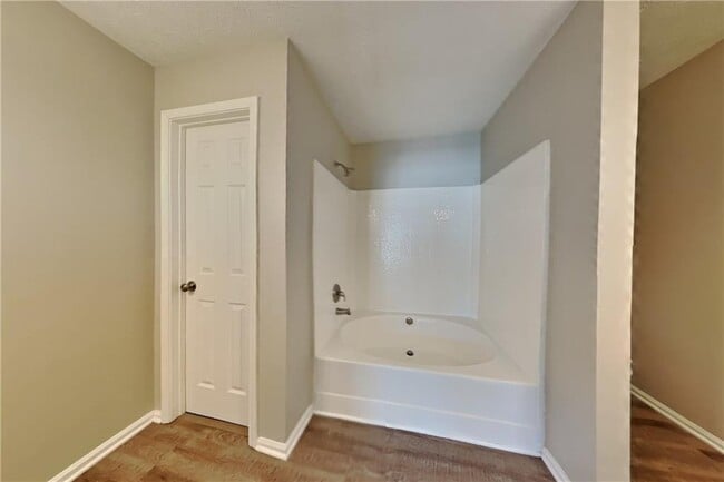 Building Photo - 820 Tradd Ct