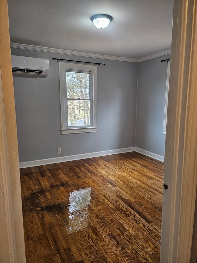 Building Photo - 46 Maxwell Dr