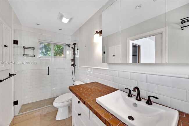 Building Photo - 6630 SW 102nd St