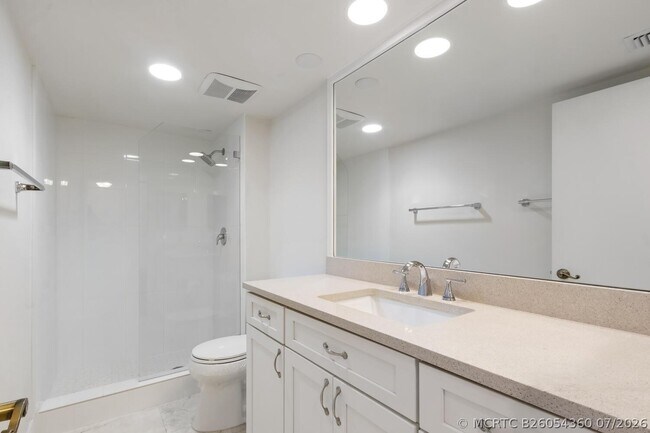 Building Photo - 3610 S Ocean Blvd