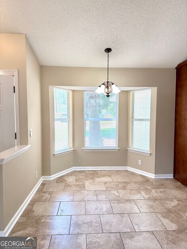 Building Photo - 108 Almond Cir