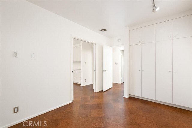 Building Photo - 3946 Alta Mesa Dr