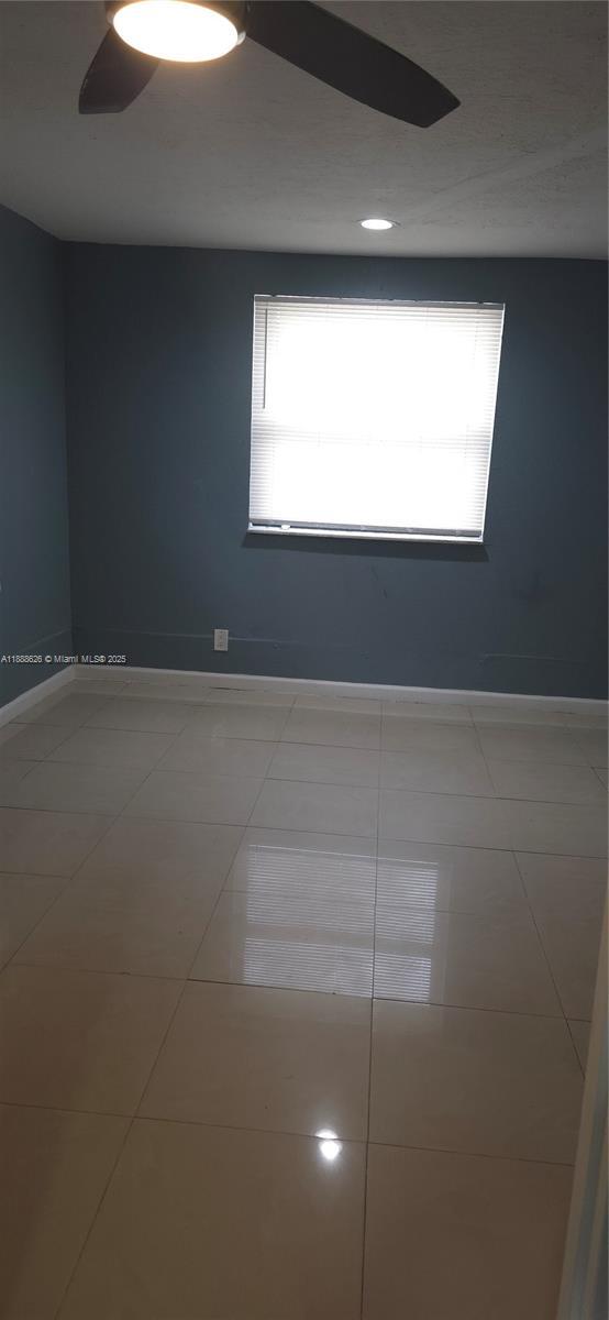 Building Photo - 231 SW 31st Ave