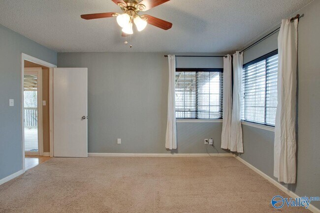 Building Photo - 143 Rebecca Pines Dr