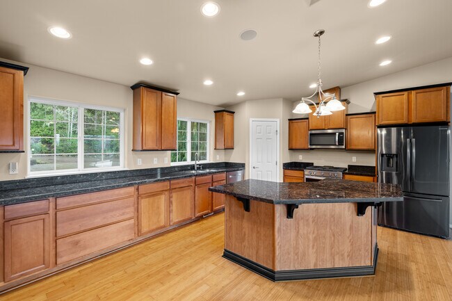 Building Photo - 231 E Linda Vista Ct