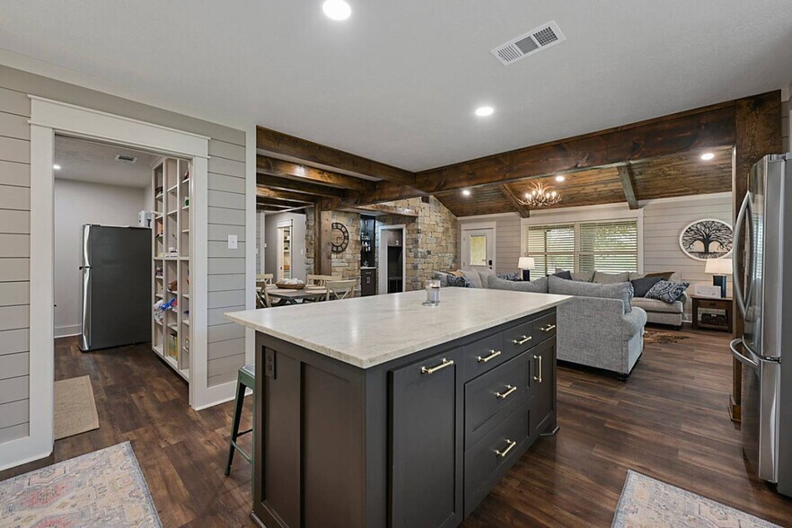 Building Photo - 5472 Andert Rd