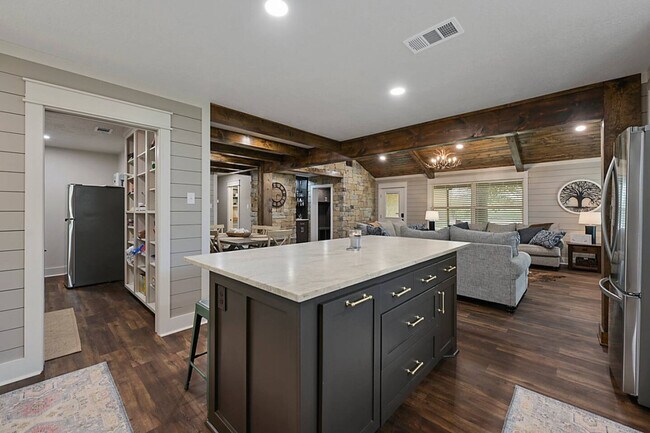 Building Photo - 5472 Andert Rd