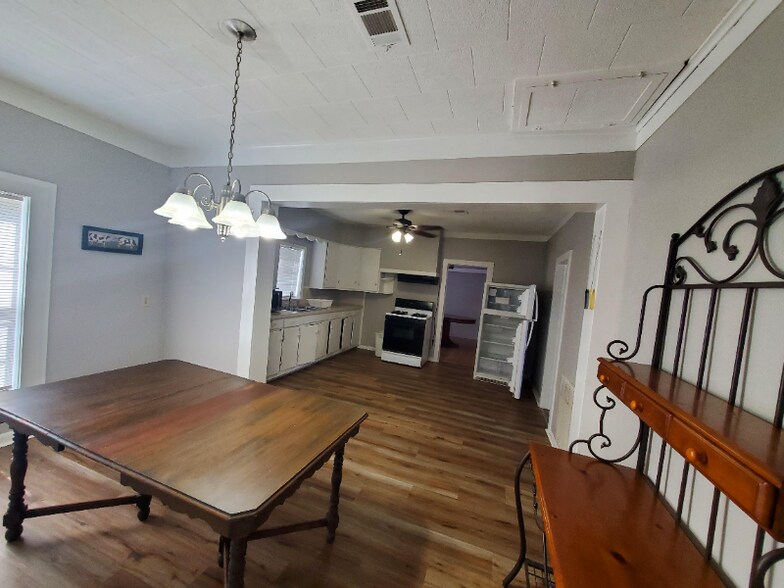 Building Photo - 2815 Graybow Rd