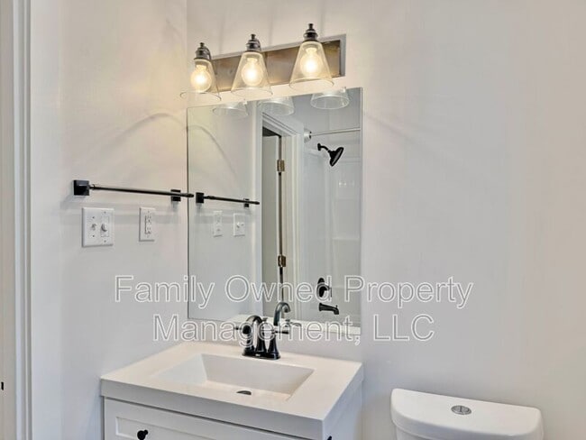 Building Photo - 1522 Joan St