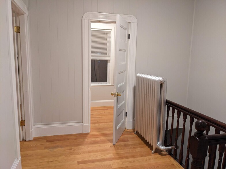 Building Photo - 25 Moreland St