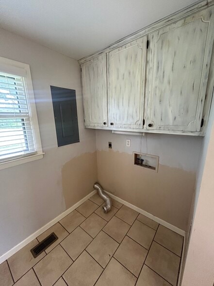 Building Photo - 3848 Davis Rd