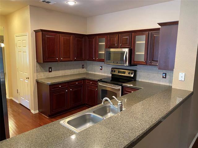 Building Photo - 207 Colonial Ln