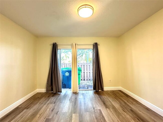 Building Photo - 10875 NW 29th Manor