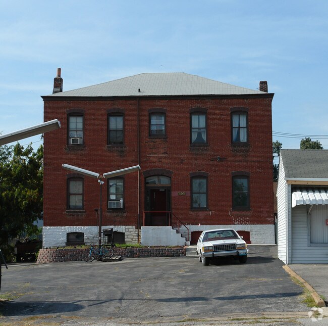 Building Photo - 8605 S Broadway