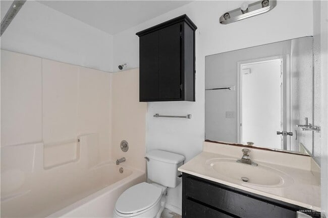 Building Photo - 1219 W Carmen Ave