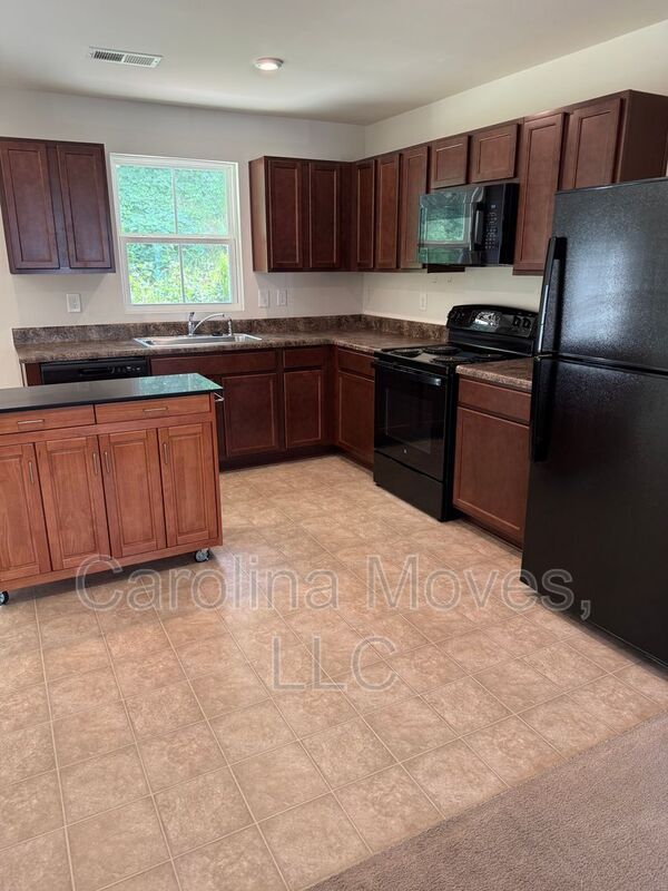 Building Photo - 126A Fernside Ct