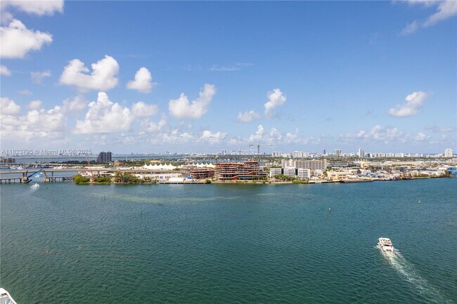 Building Photo - 335 S Biscayne Blvd