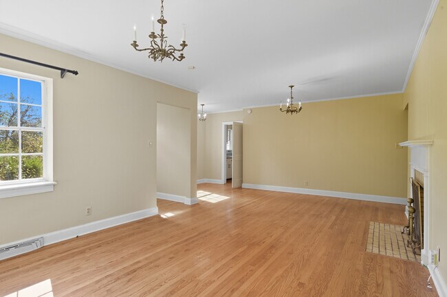 Building Photo - 139 Druid Dr