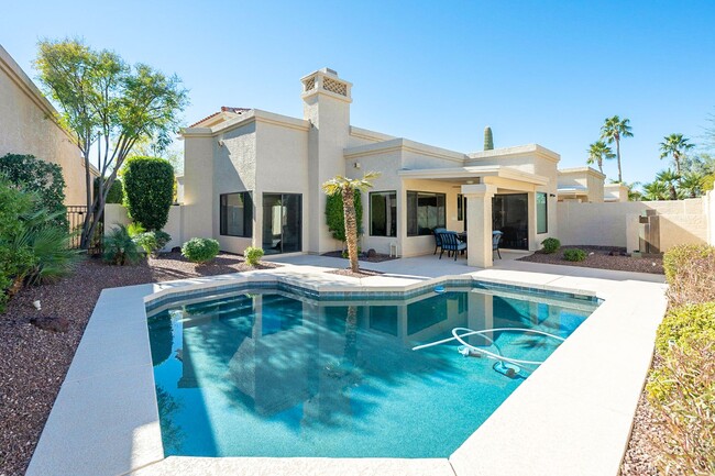Building Photo - PRIVATE POOL - 2 BEDROOMS PLUS DEN