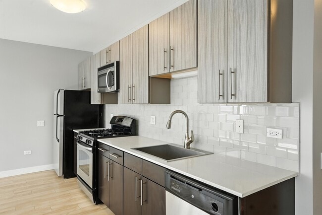 Building Photo - 357 E Wacker Dr