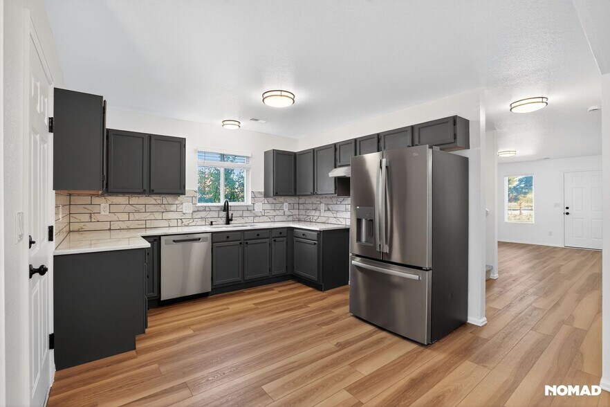 Building Photo - 788 Century Ln