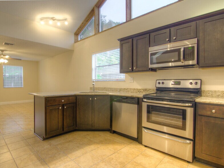 Building Photo - 13522 Exotica Ln
