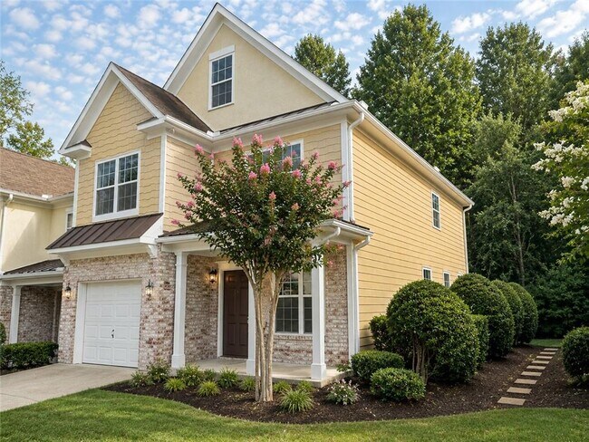Building Photo - 388 St Claire Dr