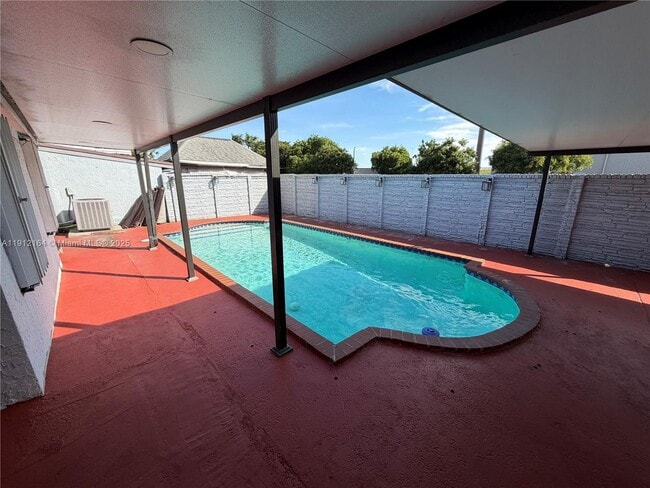 Building Photo - 18317 SW 114th Ct