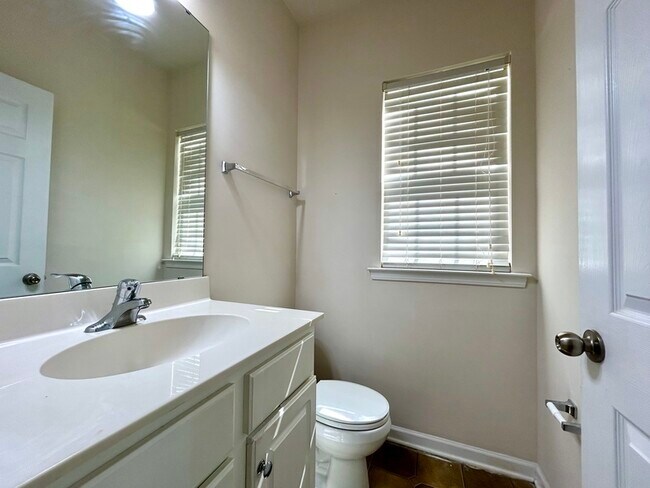 Building Photo - 3029 Azalea Hills Dr